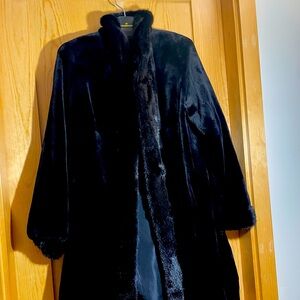 Women’s Black Mink Reversible Stroller